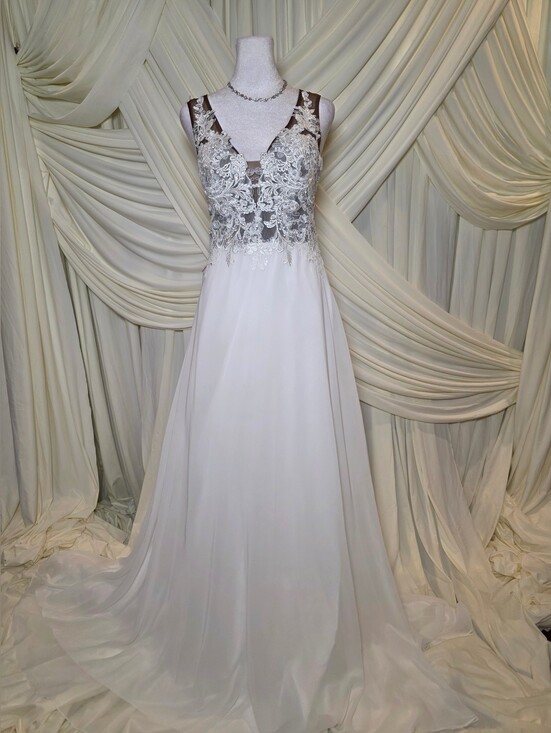 Azazie Dresses & Skirts - Azazie White Lace Appliqué A-Line Wedding Gown